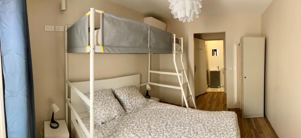 Bohobos Hostel Antibes Luaran gambar