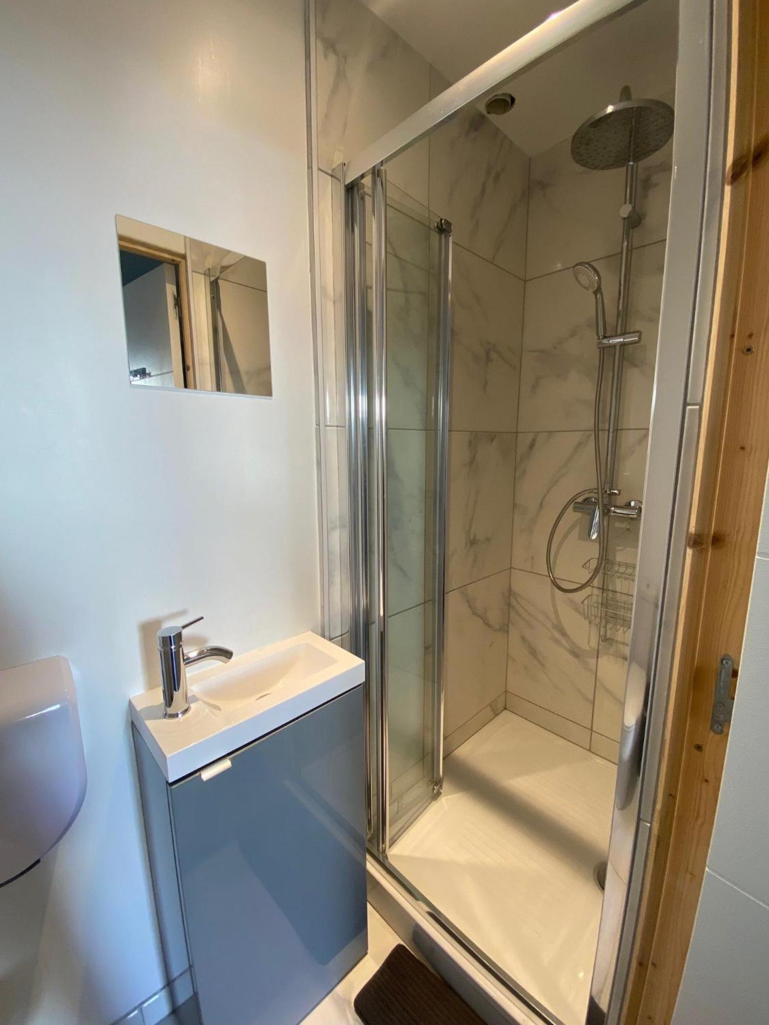 Bohobos Hostel Antibes Luaran gambar