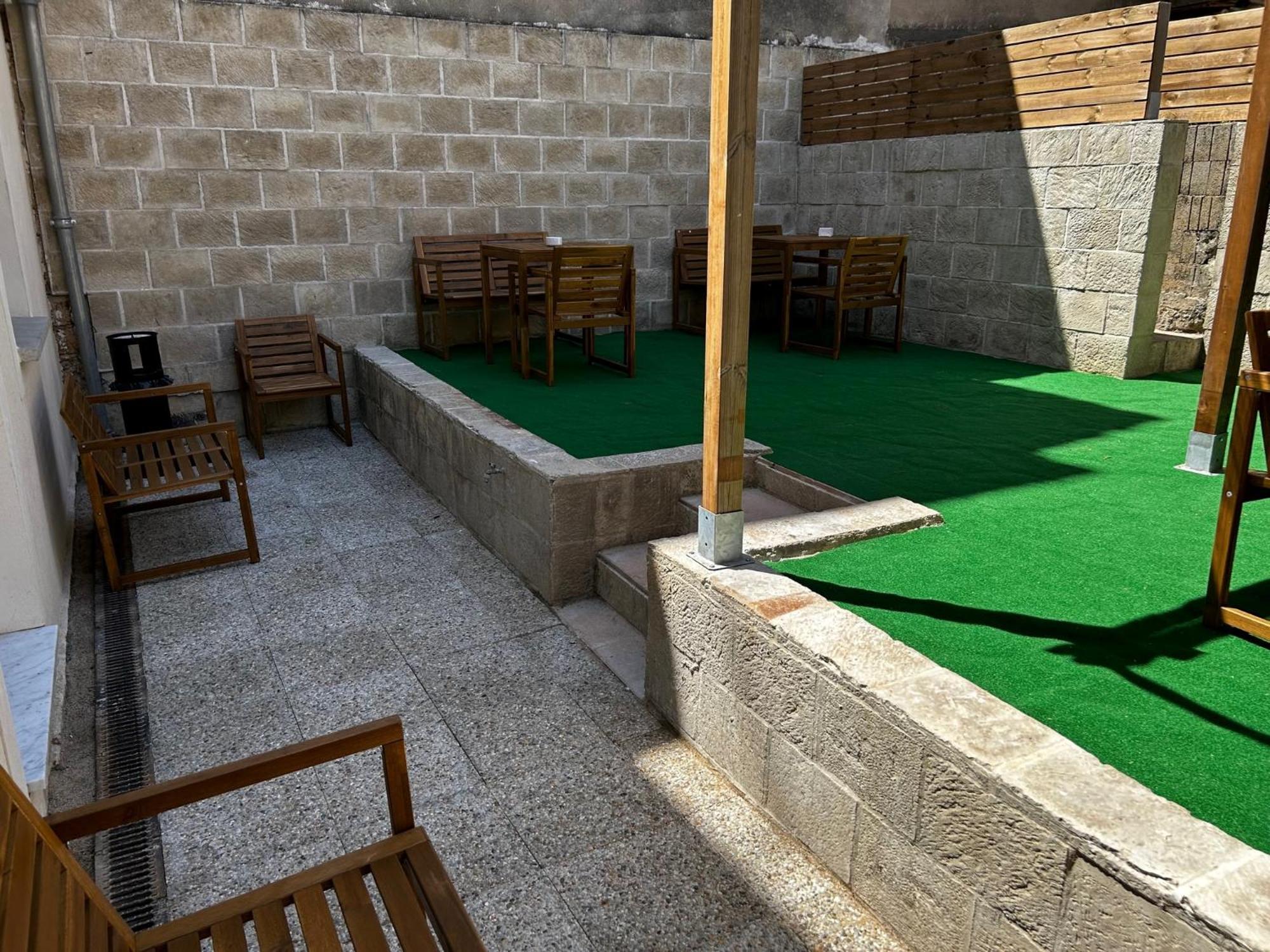 Bohobos Hostel Antibes Luaran gambar